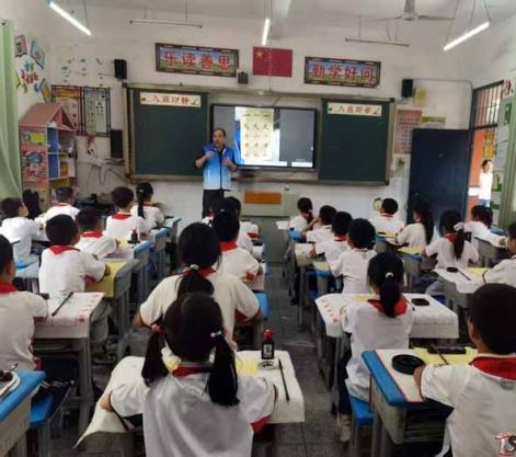 吉安举办书法进校园公益活动